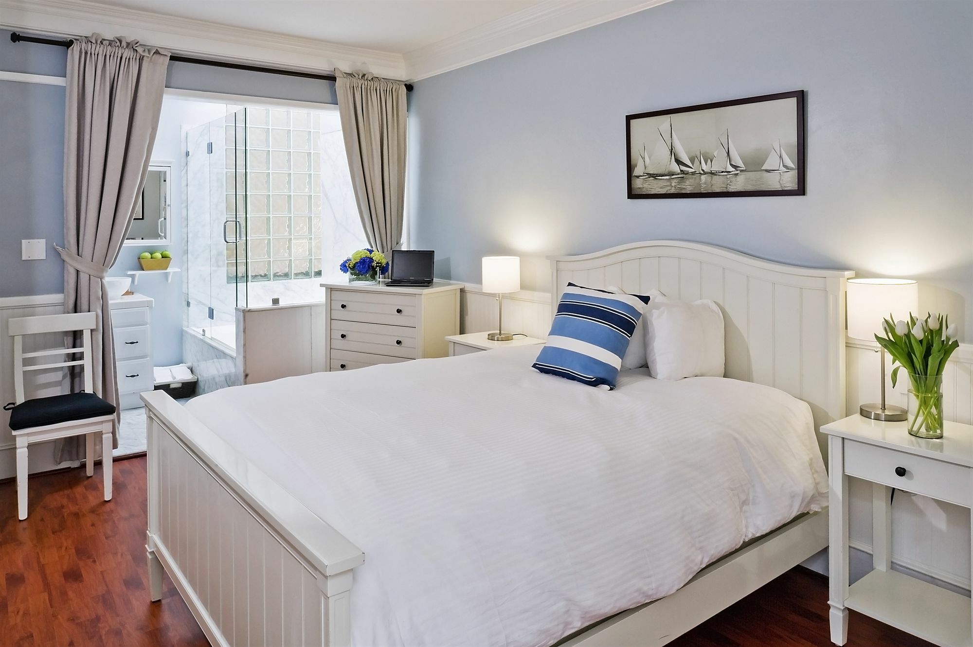 Newport Beach Hotel Экстерьер фото