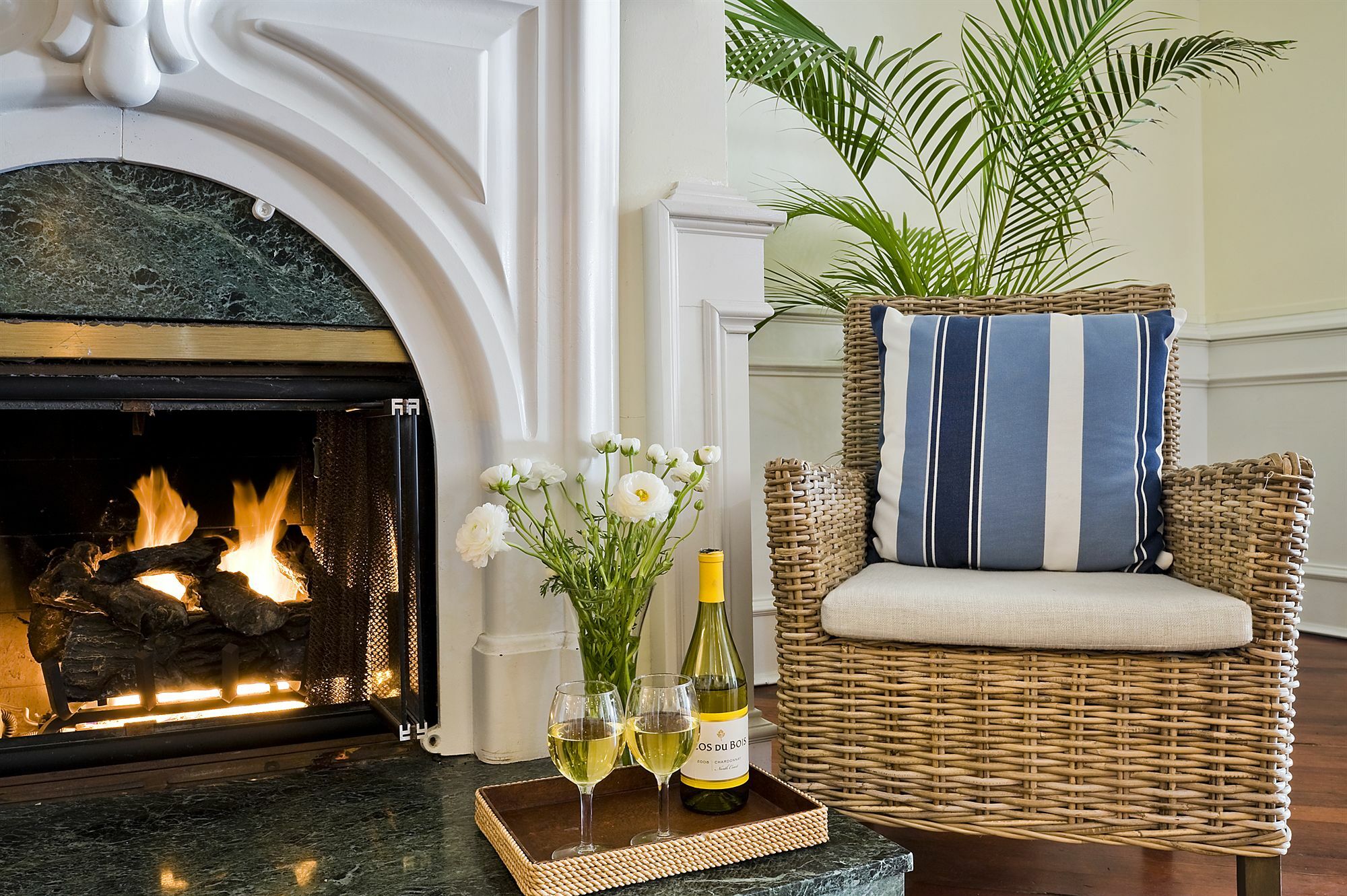 Newport Beach Hotel Экстерьер фото