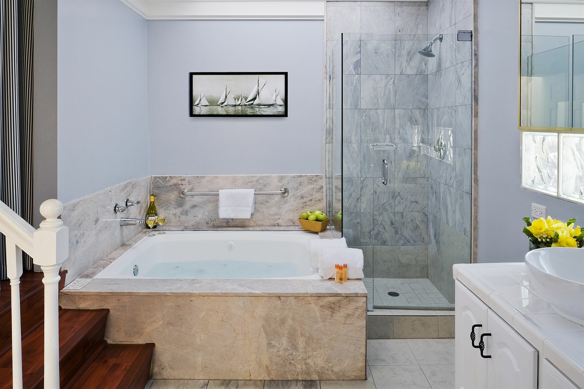 Newport Beach Hotel Экстерьер фото
